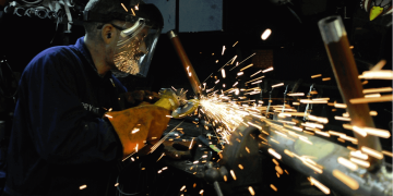 Kurz redet Österreichs Wirtschaftstandort klein, um soziale Einsparungen zu rechtfertigen