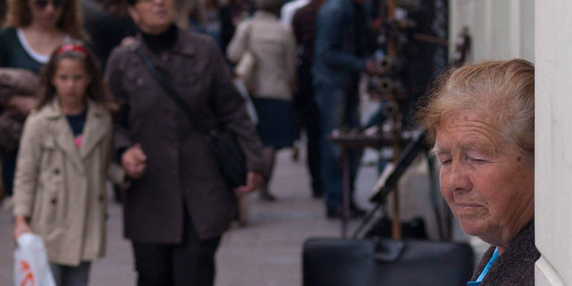 Feindbild „Sozialschmarotzer“ – Wie systematisch nach unten getreten wird