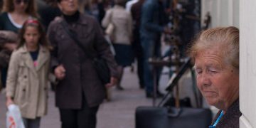 Feindbild „Sozialschmarotzer“ – Wie systematisch nach unten getreten wird