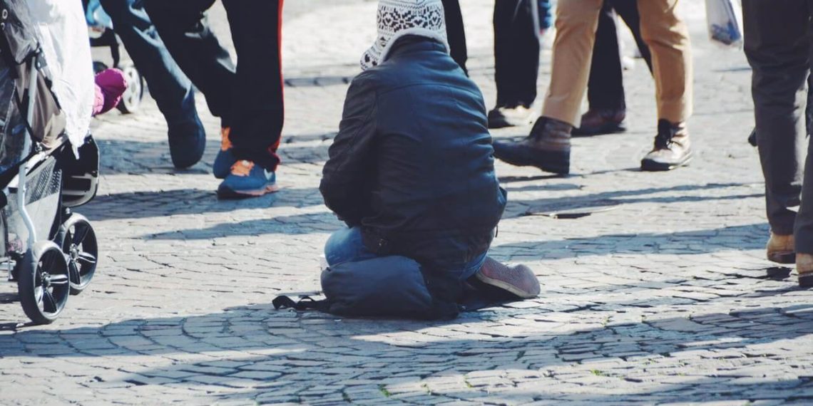 Unser Sozialstaat rettet Leben. Wer ihn abbaut, macht uns abhängig von Almosen.