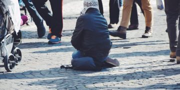 Unser Sozialstaat rettet Leben. Wer ihn abbaut, macht uns abhängig von Almosen.