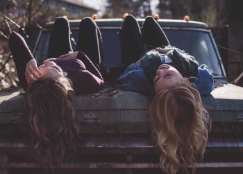 Seit wann gibt es Feuerwehrfrauen? Wer war der erste Frauenminister? Teste, was du über Frauenrechte weißt!