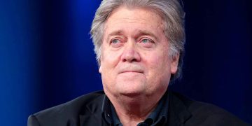 Trumps Chefstratege Bannon beutete ChinesInnen illegal auf Gamefarms aus