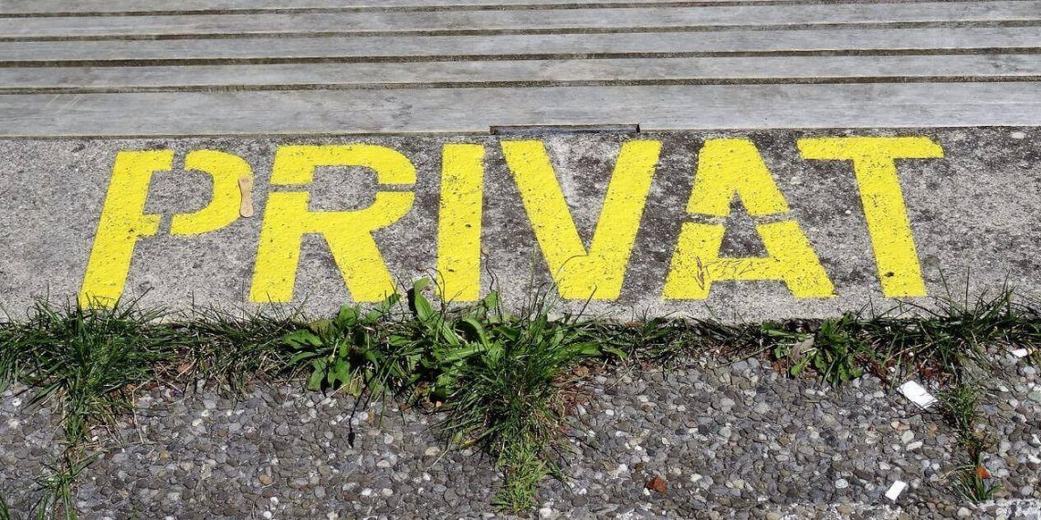 Schwarz-Blaue Privatisierungen: Verlust für den Staat, Profit für einige Private und Mittelsmänner