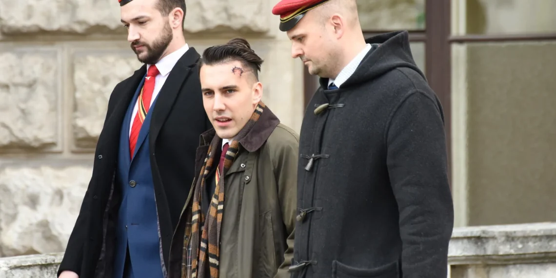 Burschenschaften erklärt: FPÖ-Personalreserve, nah am Rechtsextremismus – tanzend in der Hofburg