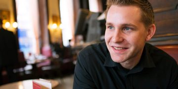Das geht dich nichts an! – Wie Max Schrems für deine Privatsphäre kämpft