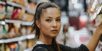 Studie bestätigt: Wer weniger verdient, zahlt mehr