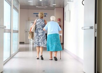 Regierung verhängt „Ausgabenstopp“: Ärzte-Mangel und Baustopp bei Krankenhäusern drohen