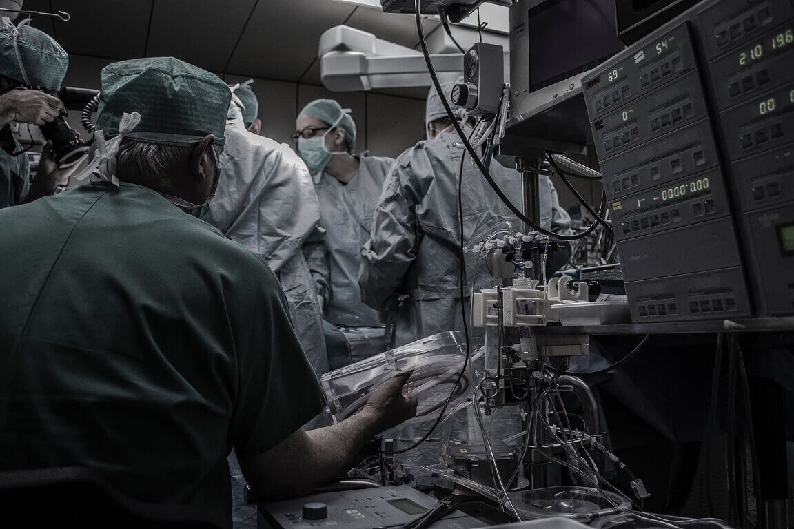 Studie: Mehr Frauen im OP machen Operationen sicherer