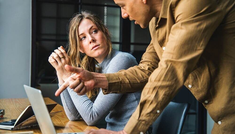 Diabetes Risiko von Frauen steigt ab 45 Stunden pro Woche