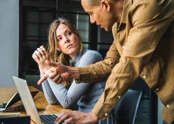 Diabetes Risiko von Frauen steigt ab 45 Stunden pro Woche