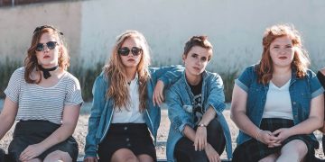 Die Regierung nimmt Frauen-Einrichtungen das Geld weg