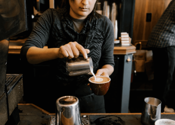 WKÖ und IV: Gegen Gewerkschaften, Feiertage und Krankenstände