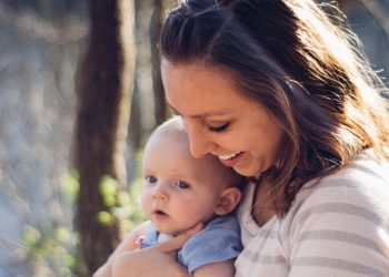 Mehrheit im Parlament für die volle Karenz-Anrechnung im Job