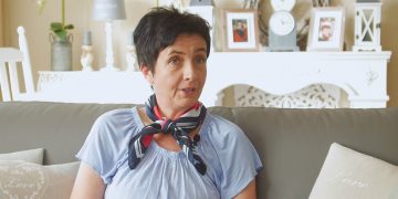 Alltag als Krisenpflegemutter: Kinder in Schockstarre, viele Ausgaben und geringes Gehalt