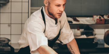 45 „Mangelberufe“ und 20% weniger Lohn für ausländische Fachkräfte erzeugen Lohndruck für alle