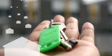 Warum die Maklerprovision vom Immobilien-Besitzer bezahlt werden sollte