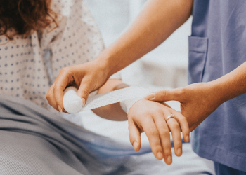 Weniger Ruhezeit und längere Schichten für Ärzte