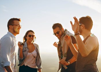 Studie zeigt: Überstunden machen krank – Beschäftigte wollen mehr Freizeit