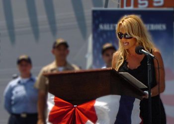 Pamela Anderson politisch: Diese 10 Aussagen musst du kennen