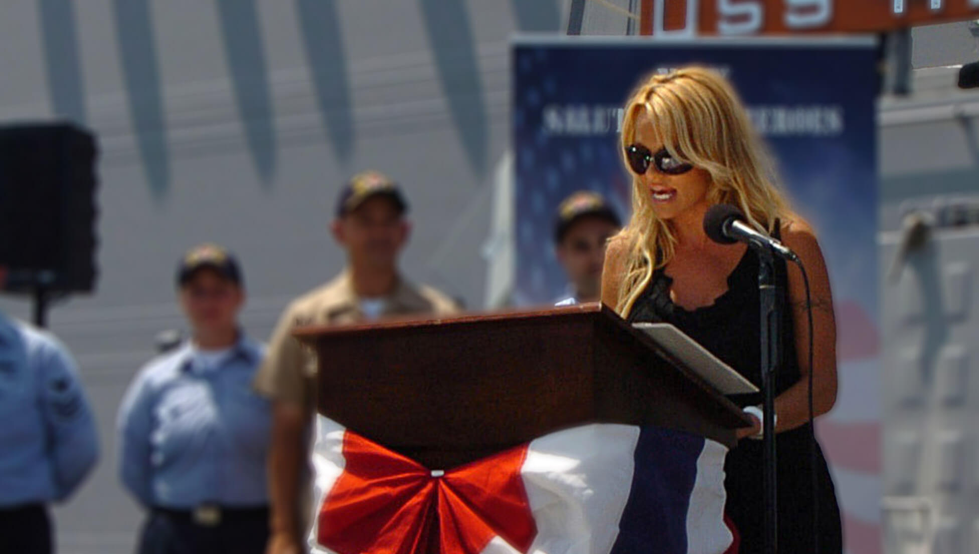 Pamela Anderson politisch: Diese 10 Aussagen musst du kennen