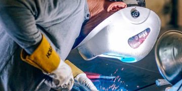 Wenn die 2 BMW-Erben jährlich mehr kriegen als 20.000 Mitarbeiter, dann läuft etwas falsch