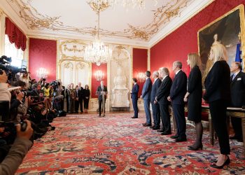 Was passiert nach dem Misstrauensantrag?