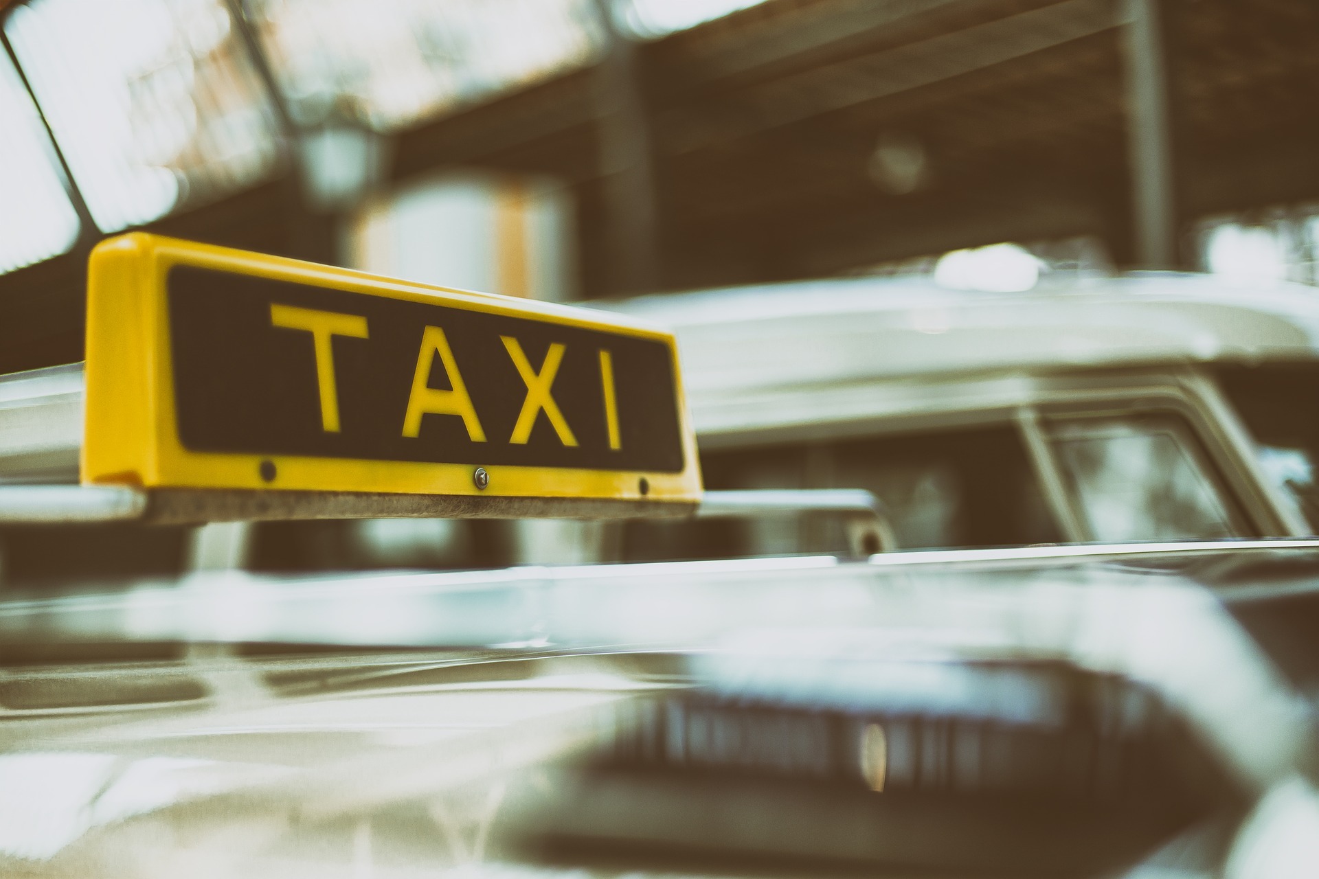Aus für Kampfpreise: Parlament will Uber-Fahrer mit Taxi-Fahrern gleichstellen