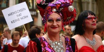 BesucherInnen auf der Pride