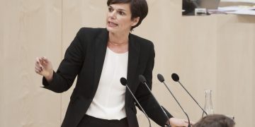 Parlament beschließt Verbot von Großspenden – ÖVP dagegen