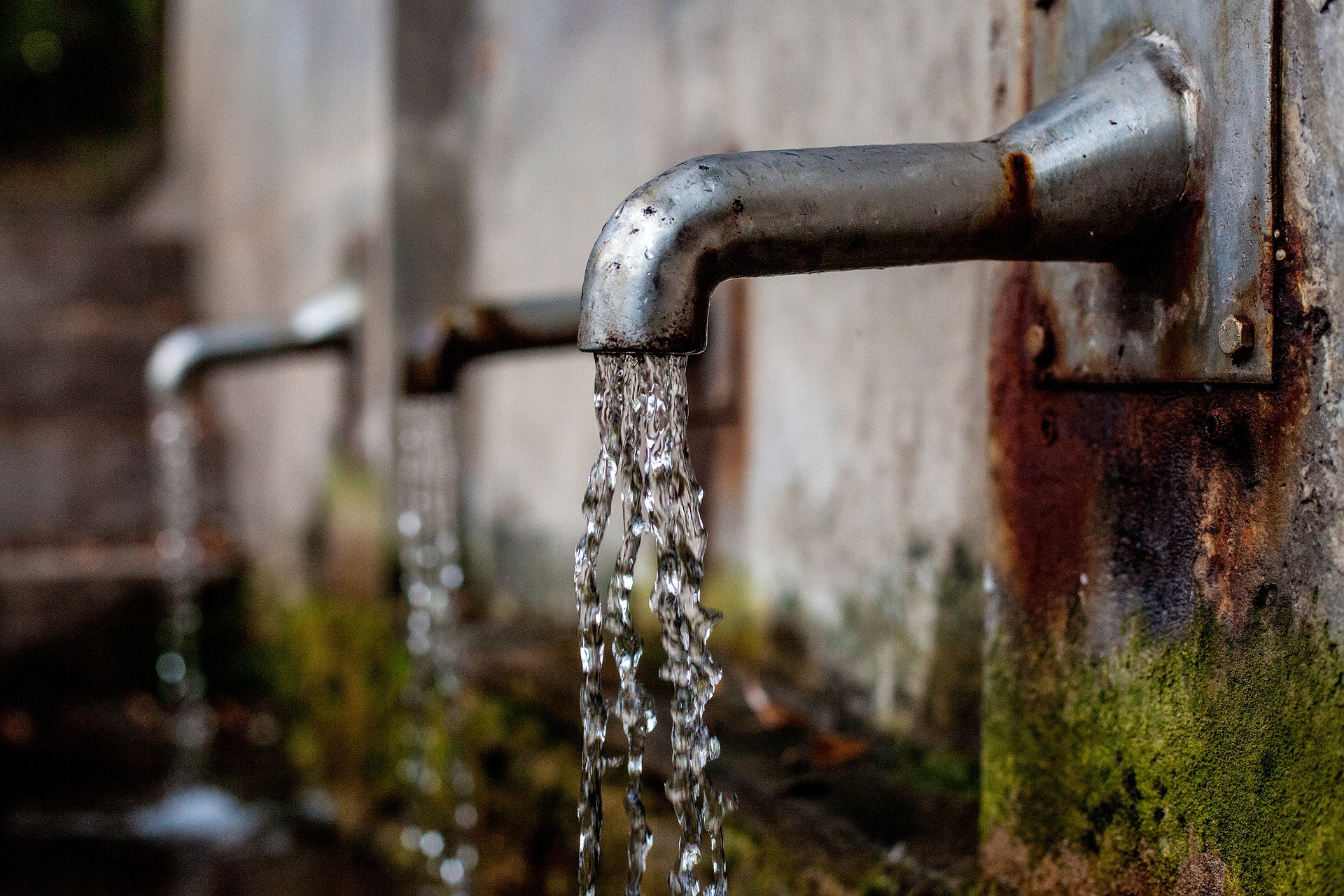 Parlament beschließt Verbot von Wasserprivatisierung