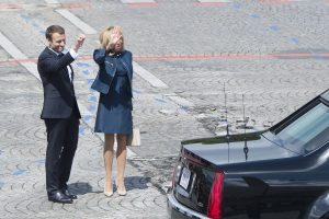 Macron schweigt zu Polizeigewalt in Paris