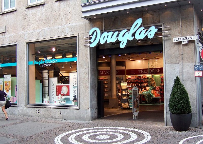 Douglas blockiert Betriebsrat und kündigt Mitarbeiter