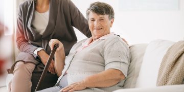 Parlament beschließt Rechtsanspruch auf 4 Wochen Pflegekarenz