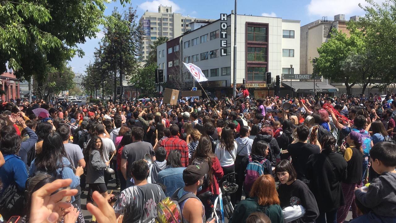 Chile: Konservative Regierung lässt das Militär auf protestierende Jugendliche los