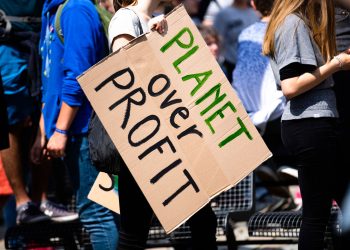 Wer löst die Klimakrise? Wer garantiert Lebensqualität für Alle? Der Markt tut es nicht