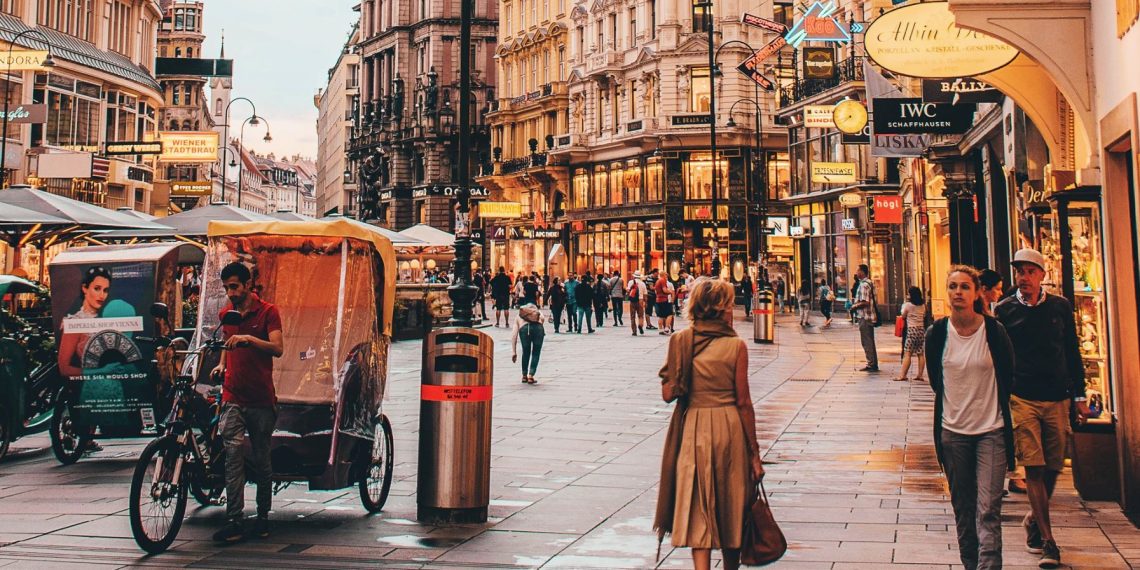 Bedingungsloses Grundeinkommen für alle: Ist das die Lösung?