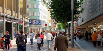 Skandal: Drogerie-Mitarbeiter dürfen in der Arbeit kein Wasser trinken