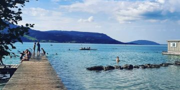 Gerichtsurteil: SJ darf Attersee-Grund behalten – Wille von Holocaustüberlebenden muss akzeptiert werden