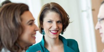 ÖVP-Karriere: Wie Edtstadler Korruptionsstaatsanwältin wurde – obwohl sie Anforderungen nicht erfüllte