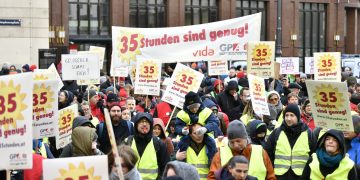 Pflege-Streik: Beschäftigte wollen 35-Stunden-Woche – ÖVP-Arbeitnehmerchef ist dagegen