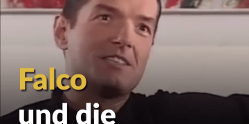 Auf dem Foto erkennt man den österreichischen Ausnahmekünstler Falco, der sich offen gegen rechte Parteilinien aussprach.