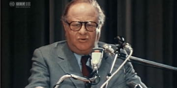 In einer Rede betont Kanzler Bruno Kreisky, dass ihm höhere Schulden weniger Sorgen bereiten, als hundertausend mehr Arbeitslose.
