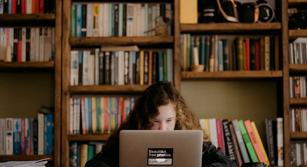 Das Letzte, was die Familien jetzt brauchen, ist Schulstress: Sitzenbleiben abschaffen!