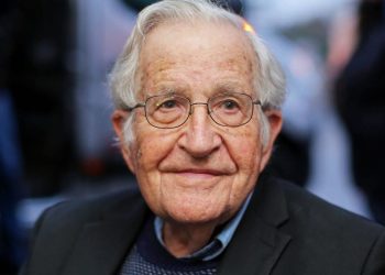 Noam Chomsky zur Corona-Krise: Profitgier kostet Menschenleben