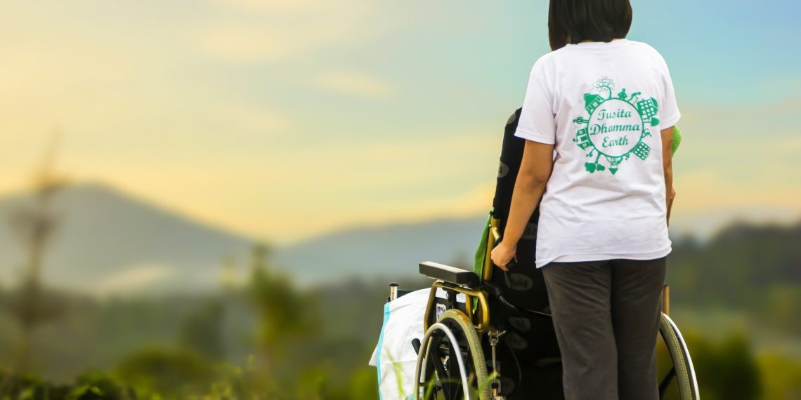 „Pflegelehre“ als PR-Gag: Die Pflege-Branche braucht bessere Arbeitsbedingungen, keine Schein-Lehre