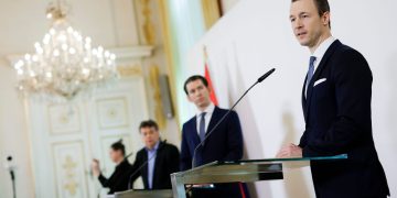 Wer profitiert: Steuerzahler finanzieren mit Corona-Hilfen Gewinne von Benko und Graf