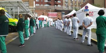 Gesundheitssektor finanziell ausgehungert: Krankenhaus-Personal dreht belgischer Premierministerin den Rücken zu