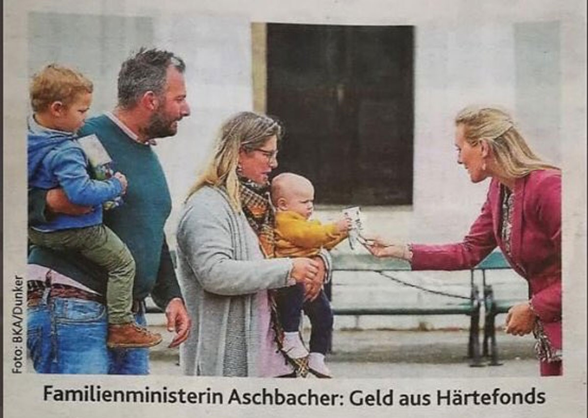 Aschbacher verteilt PR Hunderter – bei betroffenen Familien kommt aber nichts an