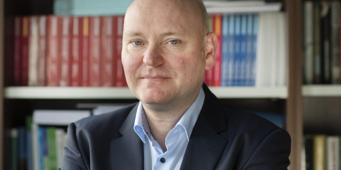 „Arbeitslosigkeit ist Gift für den Menschen, individuell und gesellschaftlich“ – Wirtschaftsweise Achim Truger im Interview